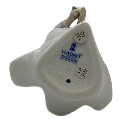LLADRO (リヤドロ) フィギュリン 優しいお姉さん 6982