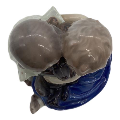 ROYAL COPENHAGEN (ロイヤル・コペンハーゲン) フィギュリン 子供と犬 707 B級品