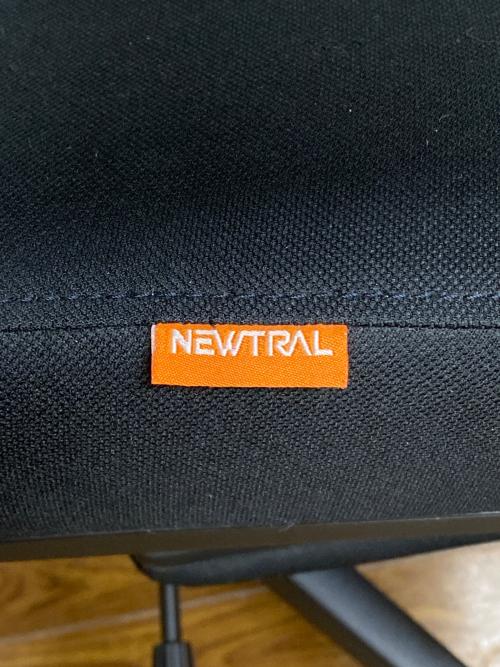 NEWTRAL (ニュートラル) ワークチェアー ブラック