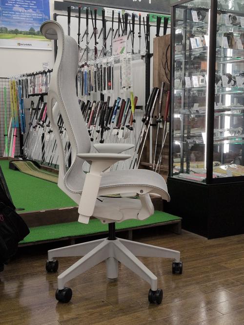 Herman Miller(ハーマンミラー) コズムチェア(ハイバック) ホワイト&ミネラル