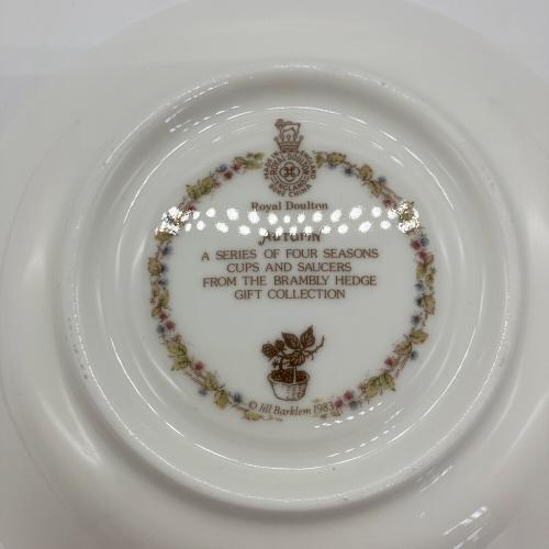 ROYAL DOULTON (ロイヤルドルトン) ブランベリーヘッジ カップ&ソーサー