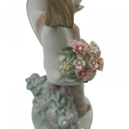 LLADRO 小鳥と話す少女　リヤドロ　陶器置物 LLADRO 小鳥と話す少女 リヤドロ 陶器置物