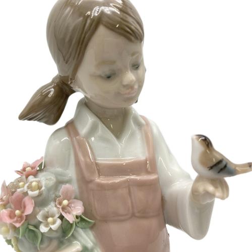 LLADRO (リヤドロ) 置物 小鳥と話す少女｜トレファクONLINE