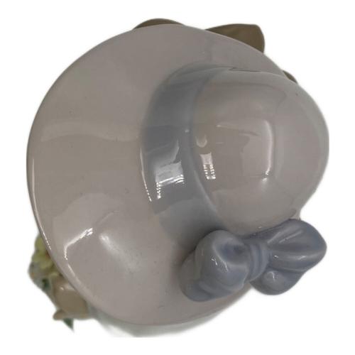 LLADRO (リヤドロ) フィギュリン 心の花シリーズ ブーケを持つ少女