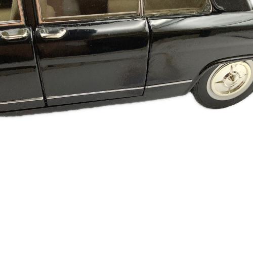 KADER(ケーダー) モデルカー RED FLAG紅旗 リムジン CA770 15000台限定 No.04656