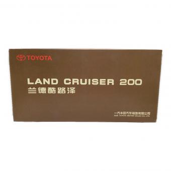 TOYOTA (トヨタ) ダイキャストカー LAND CRUISER 200 グリーン 1/18