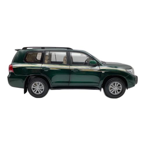 TOYOTA (トヨタ) ダイキャストカー LAND CRUISER 200 グリーン 1/18