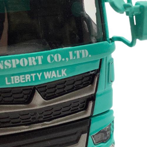 GCD(ゲインコーププロダクツ) ミニカー 425 三菱ふそう スーパーグレート 鈴木物流 LIBERTY WALK 1:64
