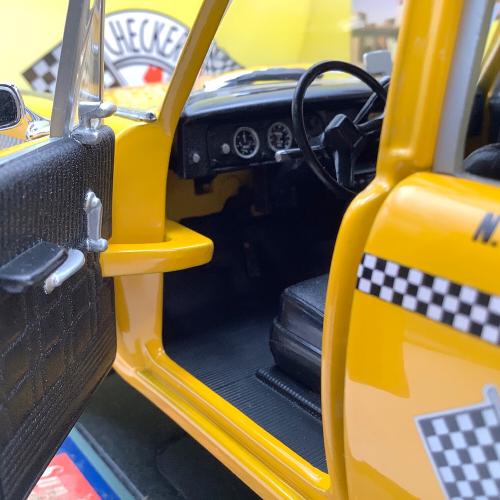SUNSTAR (サンスタ) ミニカー NO.2501 CHECKER TAXICAB 1981 New York Checker Cab 1:18