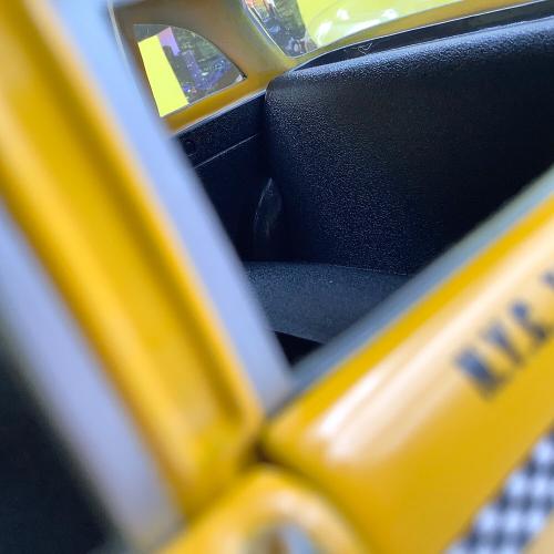 SUNSTAR (サンスタ) ミニカー NO.2501 CHECKER TAXICAB 1981 New York Checker Cab 1:18