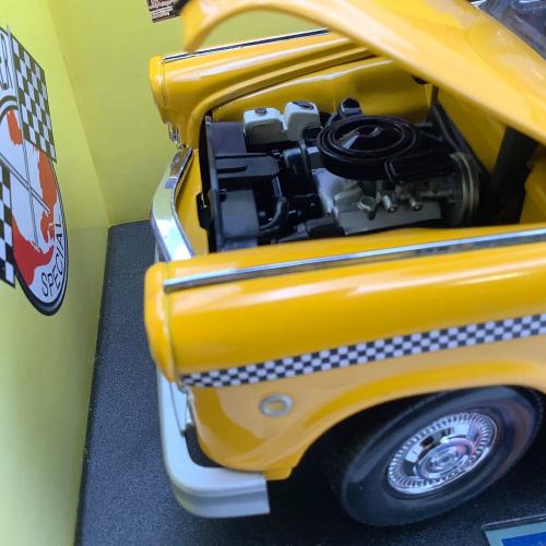 SUNSTAR (サンスタ) ミニカー NO.2501 CHECKER TAXICAB 1981 New York Checker Cab 1:18