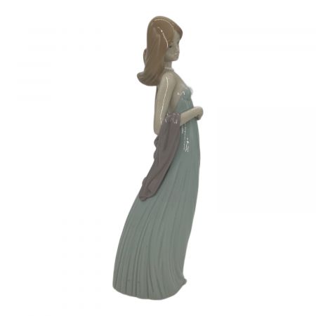 LLADRO リヤドロ 少女 フィギュリン LLADRO (リヤドロ) フィギュリン 010-05487 「少女」 箱付｜トレファク