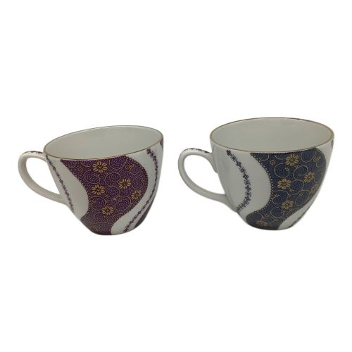 九谷焼 (クタニヤキ) ティーカップ&ソーサー 色違い 吉右衛門窯 2Pセット