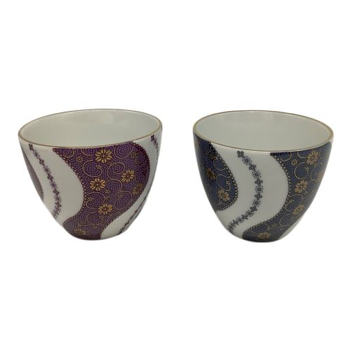 九谷焼 (クタニヤキ) ティーカップ&ソーサー 色違い 吉右衛門窯 2Pセット