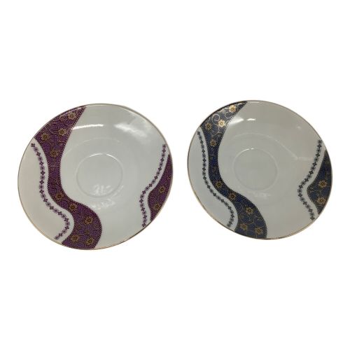 九谷焼 (クタニヤキ) ティーカップ&ソーサー 色違い 吉右衛門窯 2Pセット