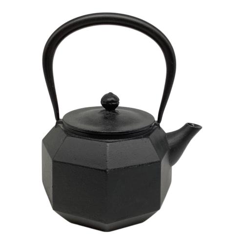 八角鉄瓶