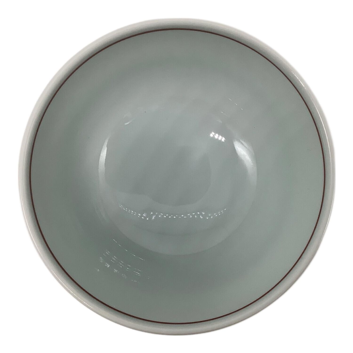 有田焼 (アリタヤキ) 茶碗 赤絵梅紋 源右衛門窯｜トレファクONLINE