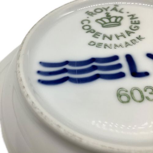 ROYAL COPENHAGEN (ロイヤル・コペンハーゲン) プレート ブルーフルーテッド
