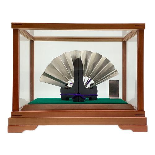 末廣 秀雄作 純銀仕上 扇子 松竹梅 高さ5寸 ※変色有・企業名有