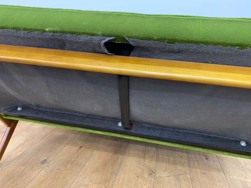 カリモク60 (カリモクロクマル) 2人掛けソファー モケットグリーン Kチェア 2シーター