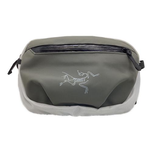 ARC'TERYX (アークテリクス) ボディーバッグ グレー X000008017 Arro Waist Pack