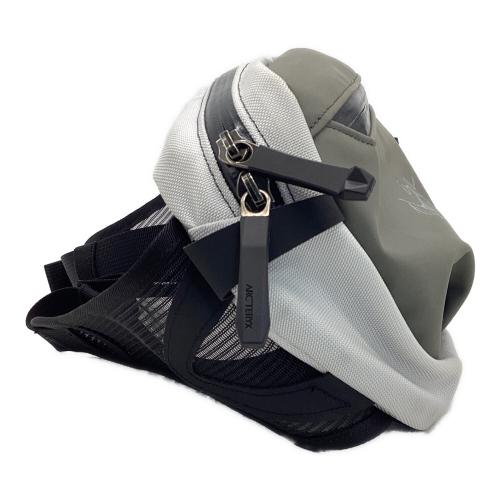 ARC'TERYX (アークテリクス) ボディーバッグ グレー X000008017 Arro Waist Pack