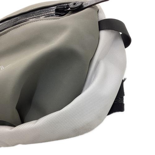 ARC'TERYX (アークテリクス) ボディーバッグ グレー X000008017 Arro Waist Pack