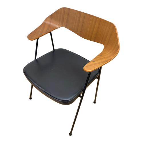 Case Furniture アームチェアー ナチュラル×ブラック 675チェア