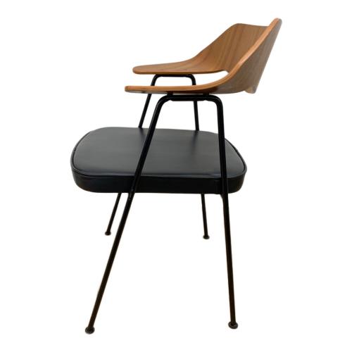 Case Furniture アームチェアー ナチュラル×ブラック 675チェア