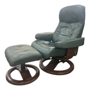 HJELLEGJERDE (イエリアーダ) パーソナルチェア＆オットマン 15 グリーン