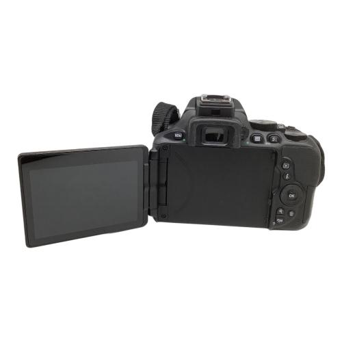 Nikon (ニコン) デジタル一眼レフカメラ D5600 ダブルズームキット