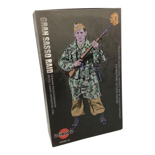 UJINDOU GERMAN FALLSCHIRMAJAGER HOTEL CAMPO IMPERATORE 1943 フィギュア GRAN SASSO RAID