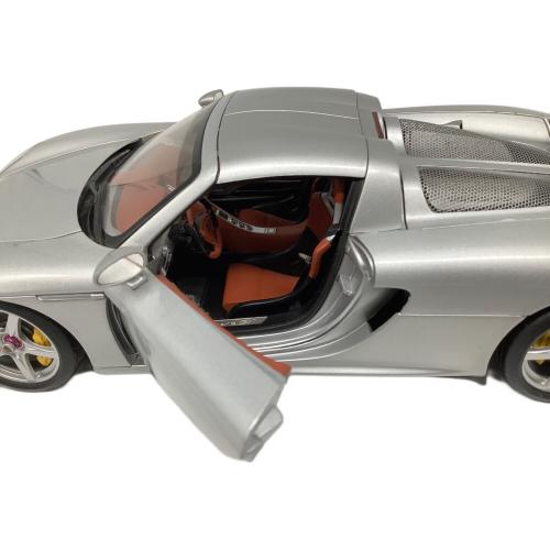 オートアート ポルシェ カレラGT 1/18 AUTOart (オートアート) 1/18 ポルシェ カレラGT ミニカー 運転席右上