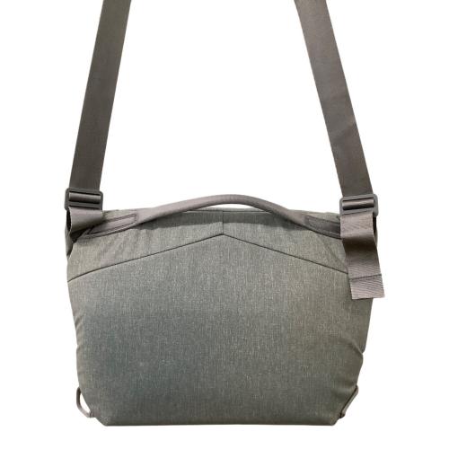 Peak  Design カメラバッグ Everyday Sling