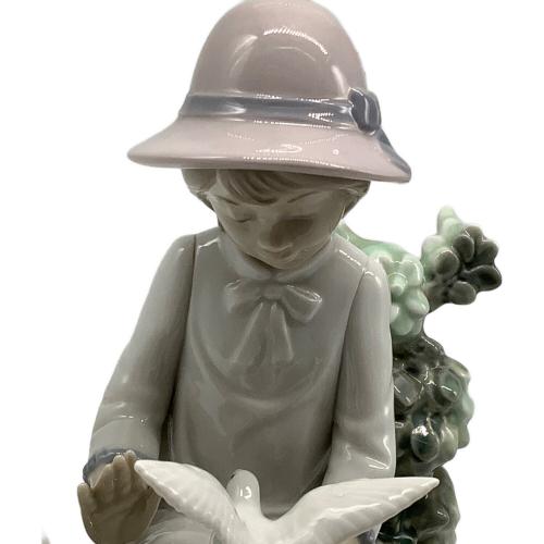 NAO (ナオ) フィギュリン