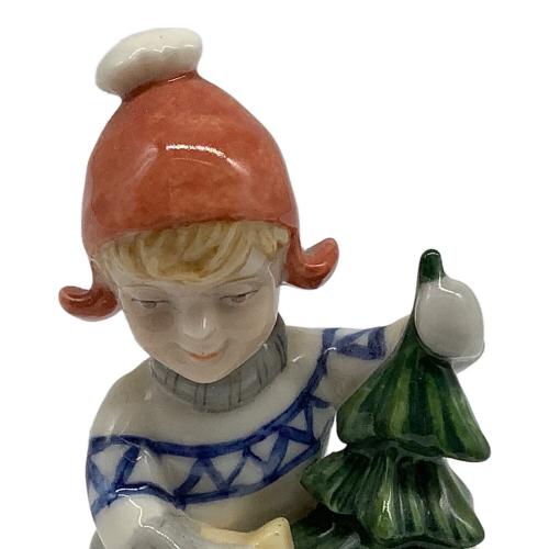 ROYAL COPENHAGEN (ロイヤル・コペンハーゲン) フィギュリン 少女とツリー 264