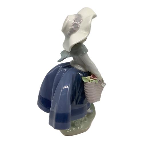 LLADRO (リヤドロ) 置物 きれいな花ばかり/5222/本体のみ
