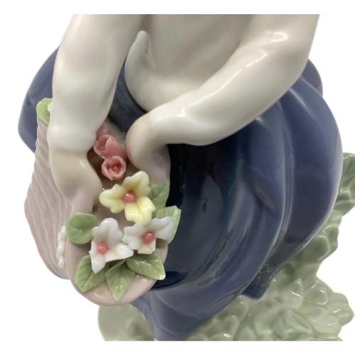 LLADRO (リヤドロ) 置物 きれいな花ばかり/5222/本体のみ