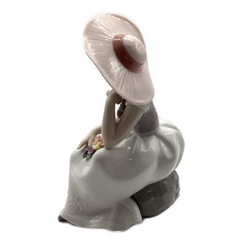 LLADRO (リヤドロ) フィギュリン 春めく季節 01009749