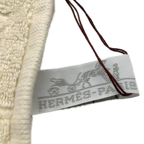 HERMES タオルハンカチ　タグ付き HERMES (エルメス) タオルハンカチ タグ付 アイボリー｜トレファクONLINE