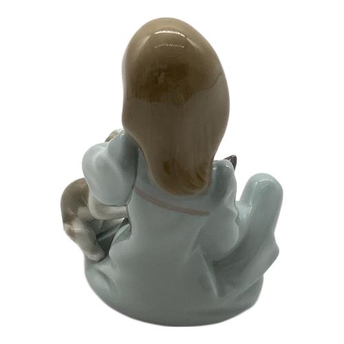 LLADRO (リヤドロ) フィギュリン 「起こしちゃだめよ」