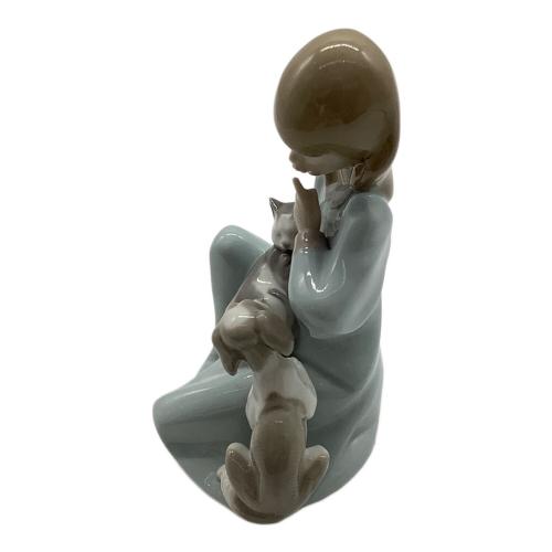 LLADRO (リヤドロ) フィギュリン 「起こしちゃだめよ」