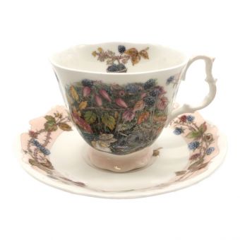 ROYAL DOULTON (ロイヤルドルトン) カップ&ソーサー 箱付 ブランベリーヘッジ