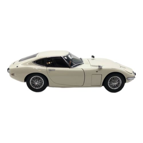 AUTOart (オートアート) モデルカー 1：18 TOYOTA 2000GT WIRE SPOKE WHEELS