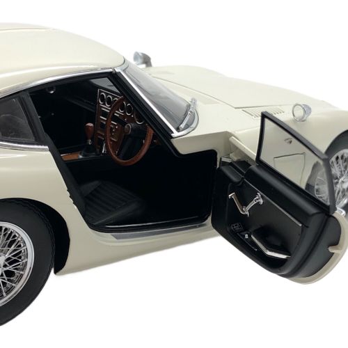 AUTOart (オートアート) モデルカー 1：18 TOYOTA 2000GT WIRE SPOKE WHEELS