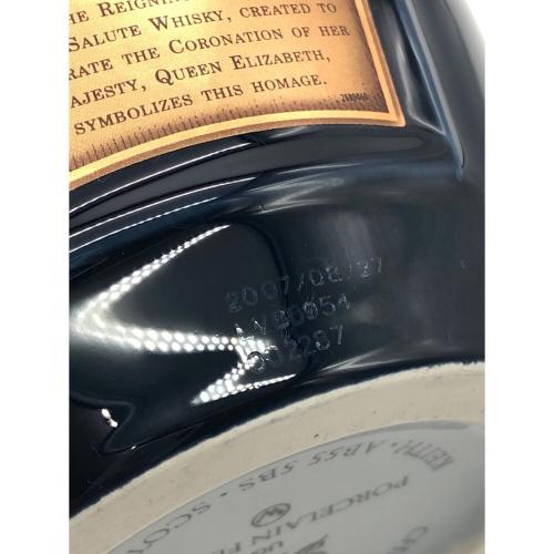 ロイヤルサルート (ROYAL SALUTE) スコッチウィスキー 1000ml 箱・布袋付 21年 青陶器ボトル 未開封