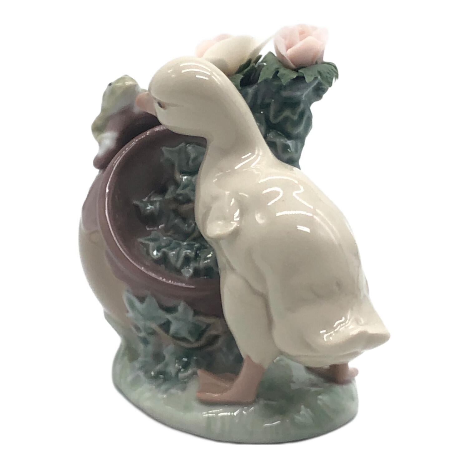 LLADRO (リヤドロ) フィギュリン お庭で(アヒルとカエル