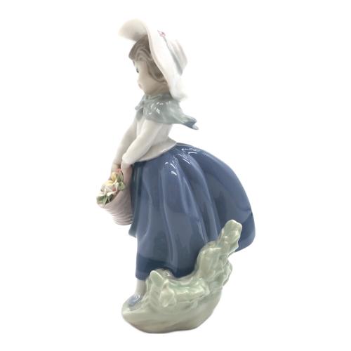 LLADRO (リヤドロ) フィギュリン きれいな花ばかり