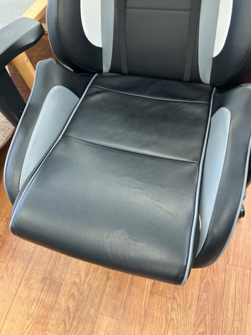 AK Racing (エーケーレーシング) ゲーミングチェア ブラック×ホワイト