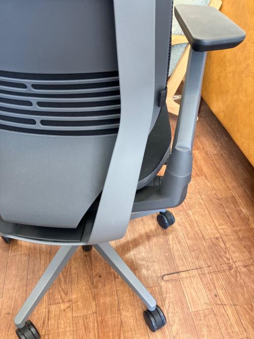 Steelcase (スチルケース) ゲーミングチェア ブラック Gesture